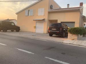 Fotografie z fotogalerie ubytování Monténégro, villa dans la baie de Kotor, avec plusieurs appartements tout confort en front de mer! v destinaci Radovići + 26 fotografií