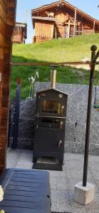 Kemudahan BBQ tersedia untuk tetamu di apartmen