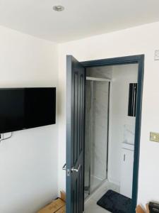 Afbeelding uit fotogalerij van Wadhurst - Stunning 4 bed (all en-suite) house in Aveley