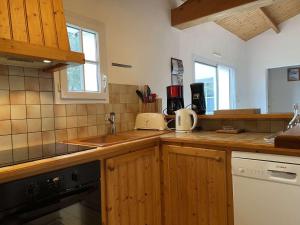 Gallery image of Maison avec jardin clos et terrasse, proche plage et commerces, 5 couchages, Noirmoutier-en-l'Île - FR-1-224B-83 in Noirmoutier-en-l'lle