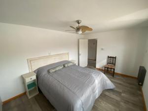 Postel nebo postele na pokoji v ubytování Casa Limon, en complejo residencial con Cochera