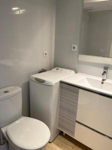 Kúpeľňa v ubytovaní Platja d'Aro - Apartamento en primera línea de mar con parking