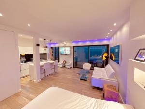 SEA VIEW TOP FLOOR - PROMENADE DES ANGLAIS