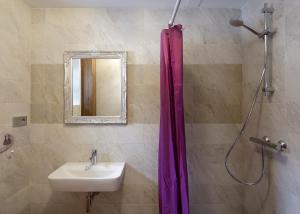 A bathroom at Paloma Még 19 kép