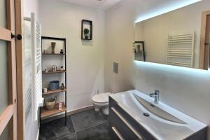 Koupelna v ubytování Superbe, T3 spacieux 78 m2, Neuf, Parking, Balcon