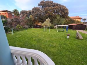 a view of a yard with a gazebo at El Burby II in Somo