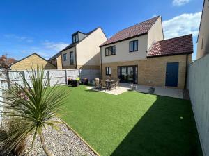 Zahrada ubytování WHITBY-CAPTAINS HOUSE WHITBY - 4 bed Luxury Holiday Home