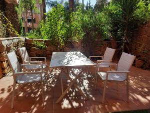 Galeriebild der Unterkunft Apartamento de 2 habitaciones en el corazón de La Milla de Oro,Marbella in Marbella