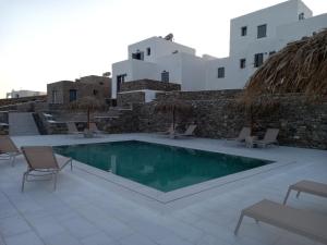 Bazén v ubytování Krotiri View Paros nebo v jeho okolí