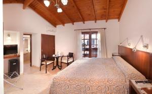 Μια τηλεόραση ή/και κέντρο ψυχαγωγίας στο Posada Cerro Hotel