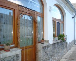 Fotografia z galérie ubytovania Petra Apartmanok v destinácii Velem