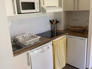 O bucătărie sau chicinetă la Appartement Formiguères, 2 pièces, 4 personnes - FR-1-295-140