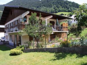 Nespecifikovaný výhled na hory nebo výhled na hory při pohledu z apartmánu