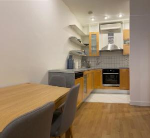 Kuchyňa alebo kuchynka v ubytovaní Apartmán Lara