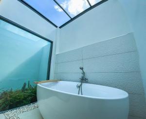 Koupelna v ubytování The X10 private pool villa khaoyai SHA Certified เขาใหญ่