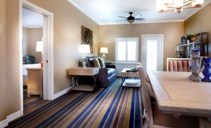 Gallery image of Boardwalk Inn in Kemah