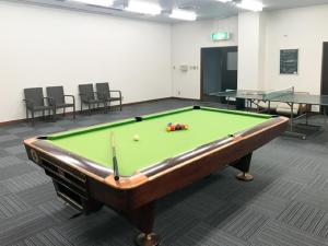 Biliár nebo kulečník v ubytování LiVEMAX RESORT Kinugawa