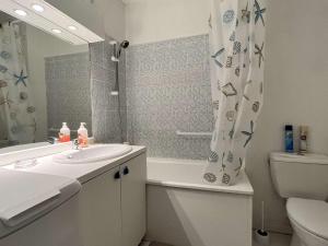 Phòng tắm tại Appartement Noirmoutier-en-l'Île, 2 pièces, 4 personnes - FR-1-224B-150