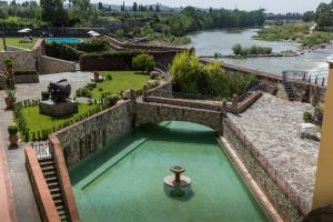 Basen w obiekcie Hotel Mulino di Firenze - WorldHotels Crafted lub w pobliżu