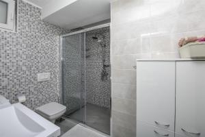 Koupelna v ubytování Apartments Zorica + 124 fotografií