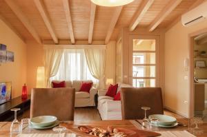 Khu vực ghế ngồi tại Appartamenti La Piazzetta +42 ảnh