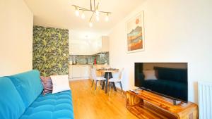 Kuchyňa alebo kuchynka v ubytovaní Apartamenty EverySky Nad Łomnicą 15-15A