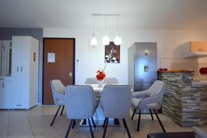 Kuchyň nebo kuchyňský kout v ubytování Apartment Lucy