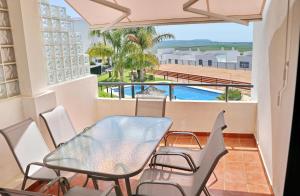 Basen w obiekcie Apartamento Río Salado lub w pobliżu