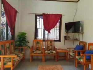 A seating area at Nida's Place