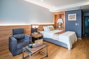 Embledon Hotel客房内的一张或多张床位