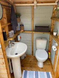 Ванная комната в The Yurt @ Osmore