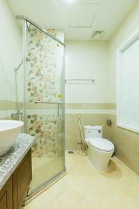 Ένα μπάνιο στο My Serenity Service Apartment - West Lake +31 φωτογραφίες