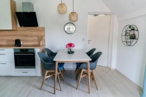 Kuchyň nebo kuchyňský kout v ubytování Velden Appartements am Wörthersee