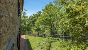 Vonkajšia záhrada v ubytovaní CASA LARGNANO 6&2, Emma Villas