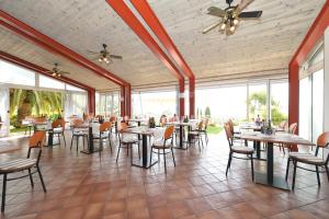 Restoran või mõni muu söögikoht majutusasutuses Hotel Panoramica
