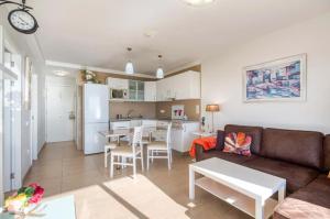 Kuchyňa alebo kuchynka v ubytovaní Apartamentos Liszt