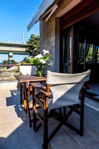 Canal Luxury Apartments的阳台或露台