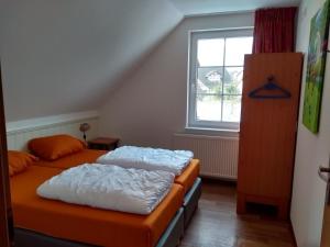 Postel nebo postele na pokoji v ubytování luxury holiday home in Cochem for 7 people