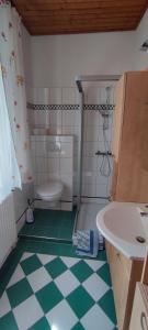 Koupelna v ubytování Gästehaus Moorbad Gmös