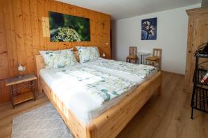 Łóżko lub łóżka w pokoju w obiekcie Gästezimmer Ilse Brauneis