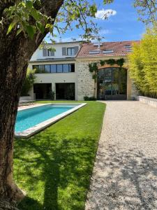 Fotografia z galérie ubytovania Villa Moderne au calme avec piscine privée pour 6 personnes v destinácii Brignon
