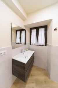 Koupelna v ubytování Apartamentos El Pericote Llanes