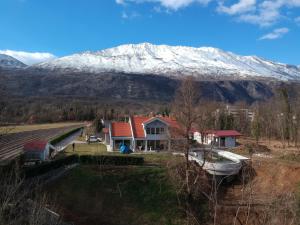Loodusmaastik of the country house lähedal
