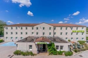 Gedung tempat hotel berlokasi