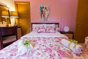 Posteľ alebo postele v izbe v ubytovaní Angel Villa - Thassos Town