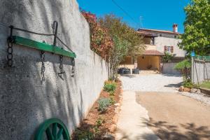 Fotografia z galérie ubytovania Casa Viktoria with private garden and BBQ v destinácii Košinožići