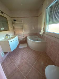 Kúpeľňa v ubytovaní Villa Mebelle mit Meerblick