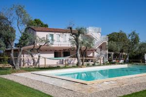 Piscina a Oliveto Bed and Breakfast o a prop