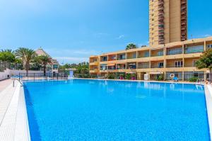 The swimming pool at or close to Las Vistas Ocean View PH08