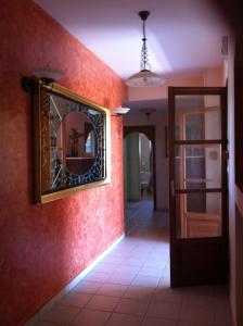 Televízia a/alebo spoločenská miestnosť v ubytovaní Guesthouse Kolenti